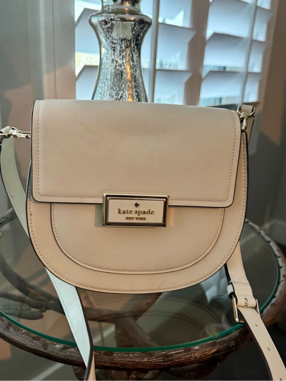 Kate Spade Crossbody Cream colored Handbag in GUC